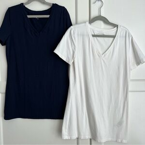 Amazon Essentials Women's V-Neck Tees - Navy and White